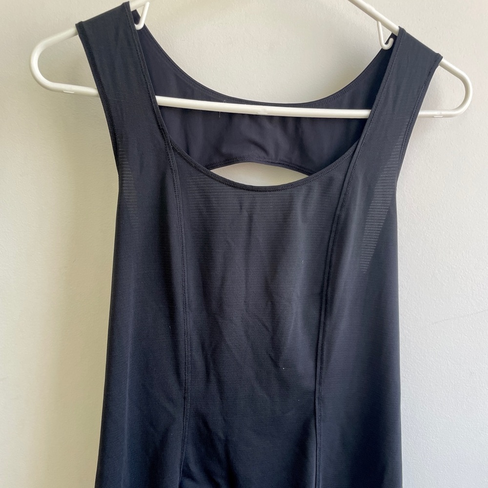 Lululemon athletic tank size 8